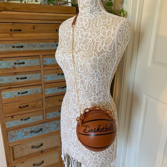 🏀🏀Basketball Shaped Crossbody Handbag Chain Handle -Brown🏀🏀 - Picture 6 of 7